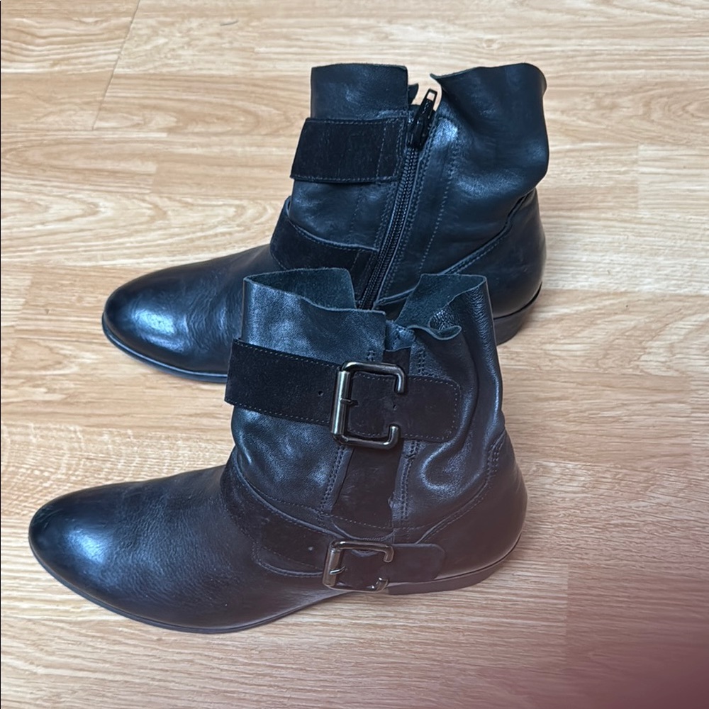 Paul Green Leather Ankle Boots, Buckle and side zipper.  6.5 Austrian size.